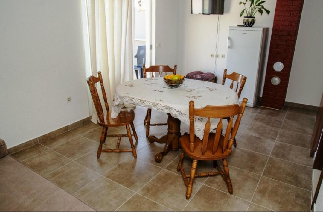 Apartmani Alfijo Klek Buitenkant foto